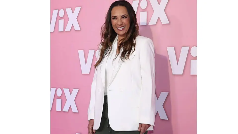 Consuelo Duval protagoniza la serie “Bodas S.A.”, que se estrena el 13 de febrero en la plataforma ViX./ Georgina Sánchez