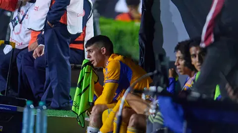 Brunetta llorando en el banco de suplentes | MEXSPORT
