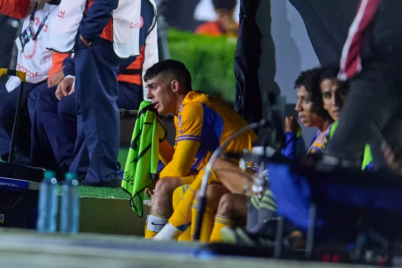 Brunetta llorando en el banco de suplentes | MEXSPORT