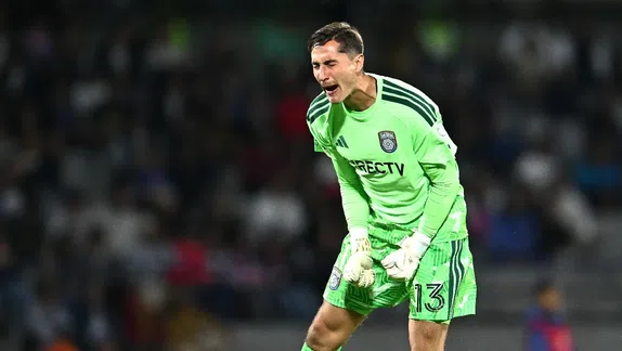 Ivar Sisniega, presidente ejecutivo de la FMF, estuvo presente en el partido de Pumas para ver a su hijo