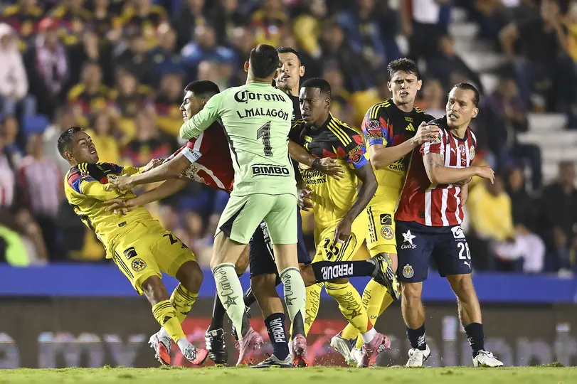 América y Chivas siempre derrochan intensidad sobre la cancha. I IMAGO7
