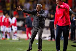 Roberto Hernández, ¿por otro milagro en Monterrey? El actual DT de Xelajú salvó a Morelia del descenso en el Clausura 2017