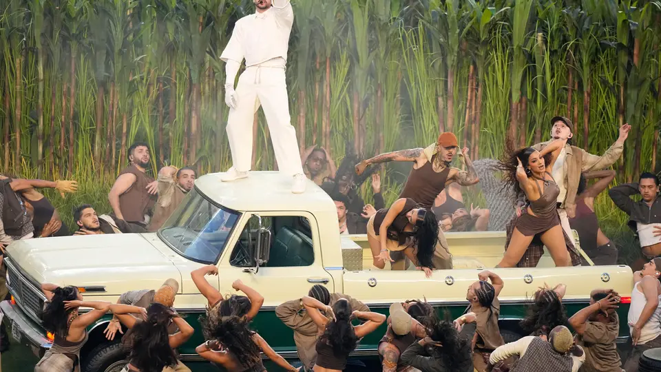 Bad Bunny hizo un homenaje latino | AP