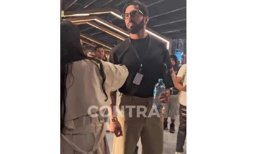 Poncho De Nigris lanzó el celular del reportero tras acusarlo de haber hablado mal de sus hijos./ Captura de pantalla