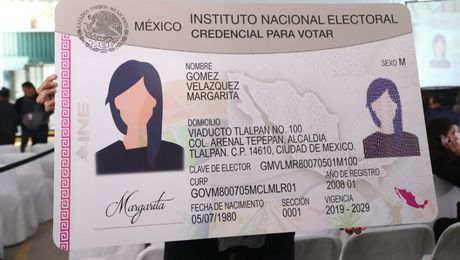 Nueva credencial del INE incluiría identidad de género y autoidentificación indígena