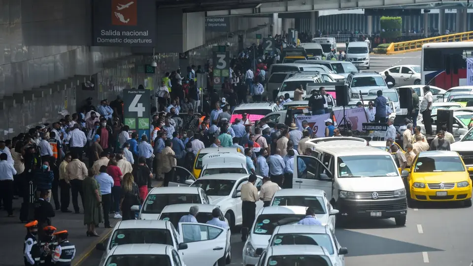 Desde las 9 de la mañana se prevé comience el bloqueo al Aeropuerto capitalino / Redes Sociales