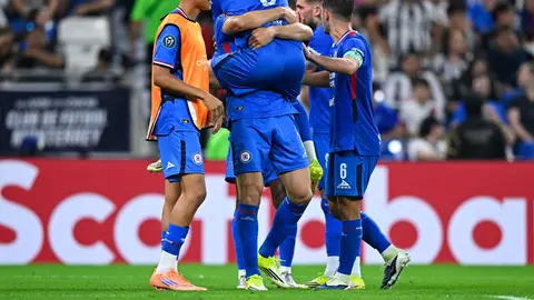 Cruz Azul festeja victoria sobre Rayados | MEXSPORT