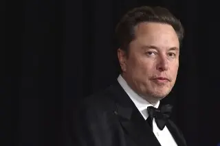 El fundador de Tesla y SpaceX domina nuevamente la lista de multimillonarios publicada por Forbes en 2026./ AP
