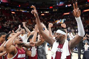 Bam Adebayo anota 83 puntos ante Washington | AP