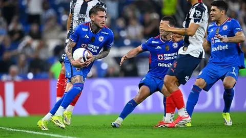 ¡Remontada! Cruz Azul vence a Rayados en la Ida de los Octavos de Final de la Concachampions