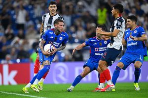 ¡Remontada! Cruz Azul vence a Rayados en la Ida de los Octavos de Final de la Concachampions