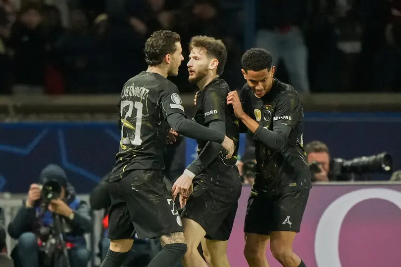 PSG celebrando el gol de Khvicha Kvaratskhelia l AP