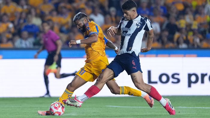 Rodrigo Aguirre con Tigres en el Clásico Regio del Clausura 2026 | IMAGO 7