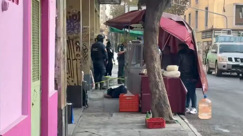 Servicios de emergencia acudieron al lugar, pero el bolero ya no presentaba signos vitales. / X: @RaulGtzNR