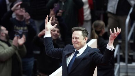 Elon Musk rompe récord y vuelve a ser el más rico del mundo, según Forbes