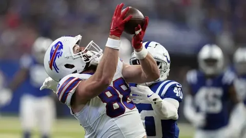 Knox extiende contrato con Bills | AP