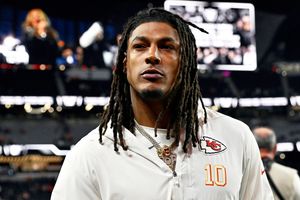 Isiah Pacheco firma con Lions tras su etapa ganadora con Chiefs