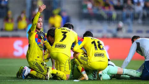Malagón tendido en el césped | MEXSPORT