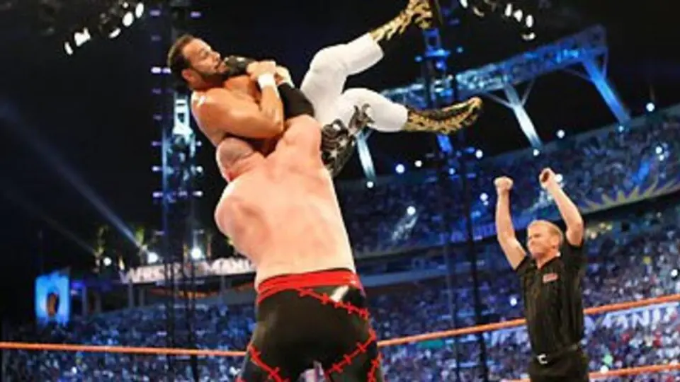 Kane venció sin mayor problema a Chavo Guerrero | wwe.com
