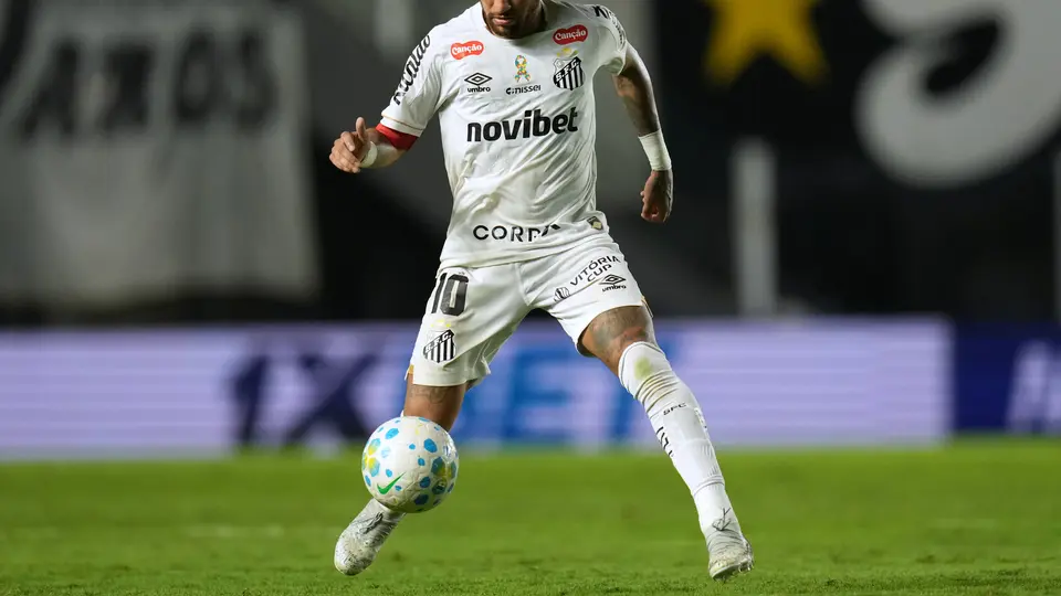 Neymar Jr. jugando con Santos de Brasil l AP