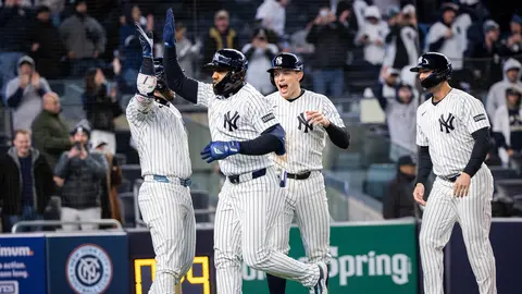 Yankees de Nueva York tras anotar carrera I AP