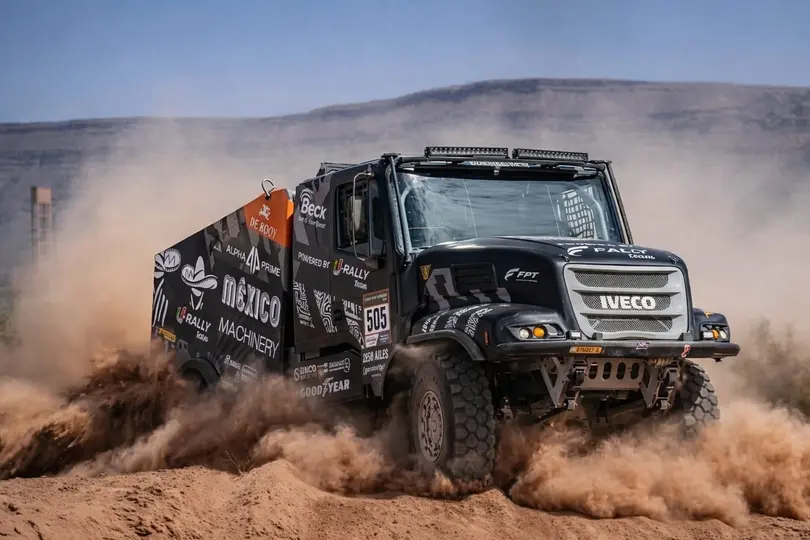 El mexicano Pedro de Uriarte durante la primera etapa del Morocco Desert Challenge, donde subió al podio en camiones | ESPECIAL