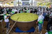 Michoacán rompe Récord Guinness con el guacamole más grande del mundo: supera las 6 toneladas