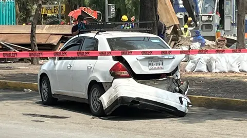 La pesa unidad arrasó todo a su paso y luego trató darse a la fuga, pero fue detenido más adelante / Redes Sociales
