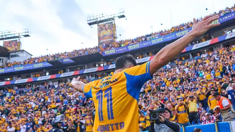 ¡Zarpazos al pecho! Tigres golea a Chivas y escala cuatro posiciones en la tabla rumbo a Liguilla