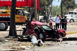 VIDEO: Aparatoso accidente provoca tráiler en Calzada Ignacio Zaragoza