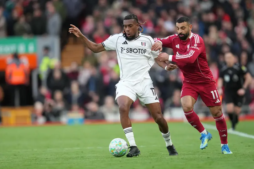 Mohamed Salah con Iwobi l AP
