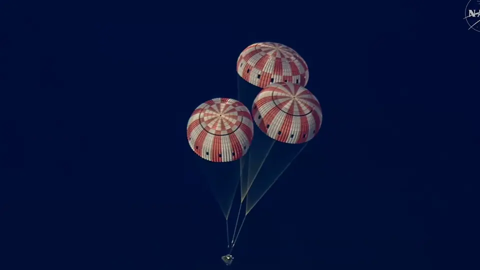 La cápsula Orion amerizó en el océano Pacífico tras completar con éxito la misión Artemis II de la NASA. / NASA