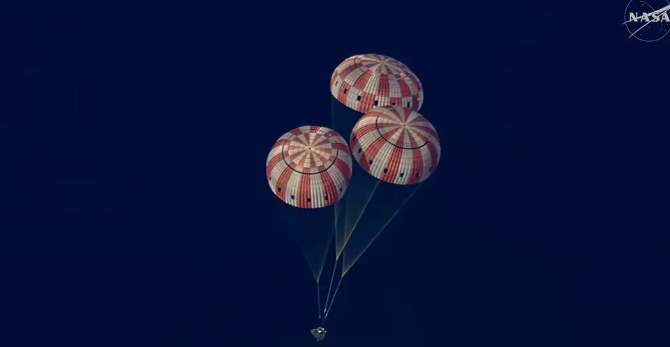 La cápsula Orion amerizó en el océano Pacífico tras completar con éxito la misión Artemis II de la NASA. / NASA
