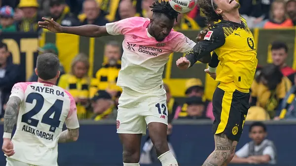 Leverkusen vence al Dortmund y pone al Bayern Munich con pie y medio del título