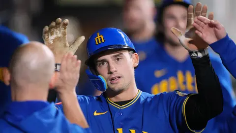 Cole Young de los Mariners tras Home Run I AP