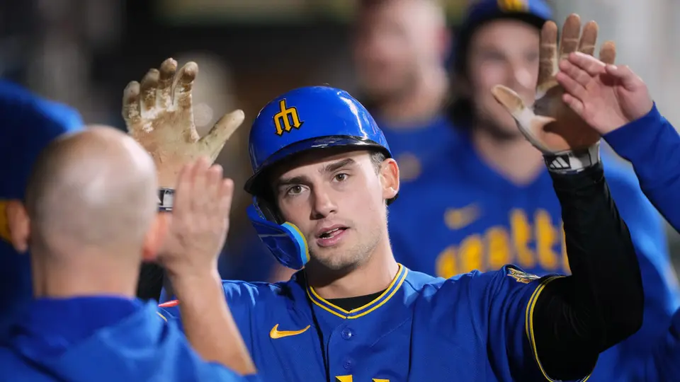 Cole Young de los Mariners tras Home Run I AP