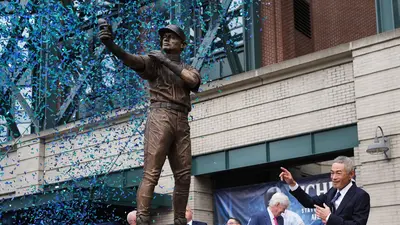 ¡Insólito! Estatua de Ichiro Suzuki se rompió en su revelación