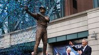 ¡Insólito! Estatua de Ichiro Suzuki se rompió en su revelación