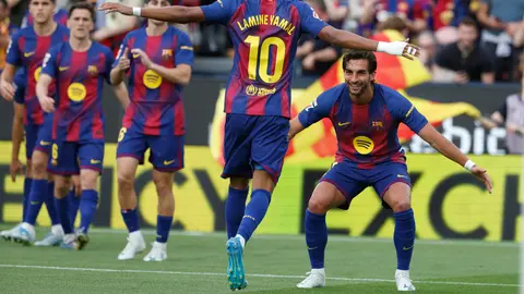 Lamine Yamal y Ferrán Torres en festejo de gol con el Barcelona | AP