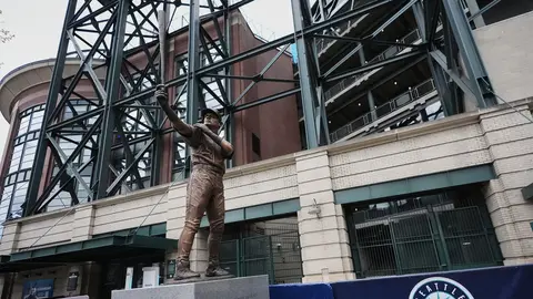 Revelación de la estatua de Ichiro Suzuki I AP