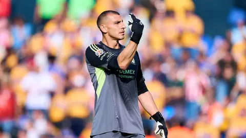 Nahuel Guzmán en el duelo ante Chivas | MexSport