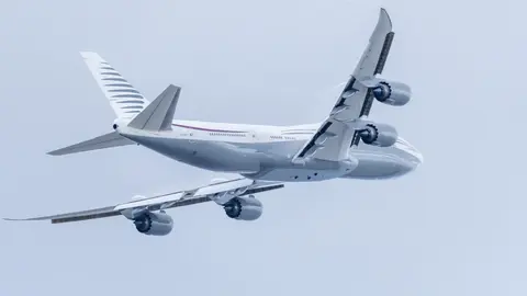 ¡Falsa alarma de bomba! Jugador argentino causa caos por 'broma' en avión