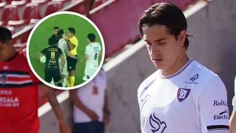 ¡Grotesco! Jugador del Tepatitlán se vuelve loco y pechea a árbitro; se espera fuertes represalias