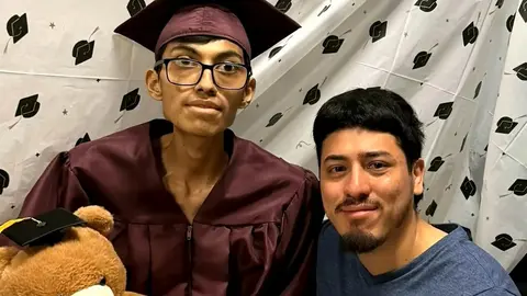 La familia viajó más de 16 horas por carretera desde Hermosillo para reunirse nuevamente con Kevin./ FB