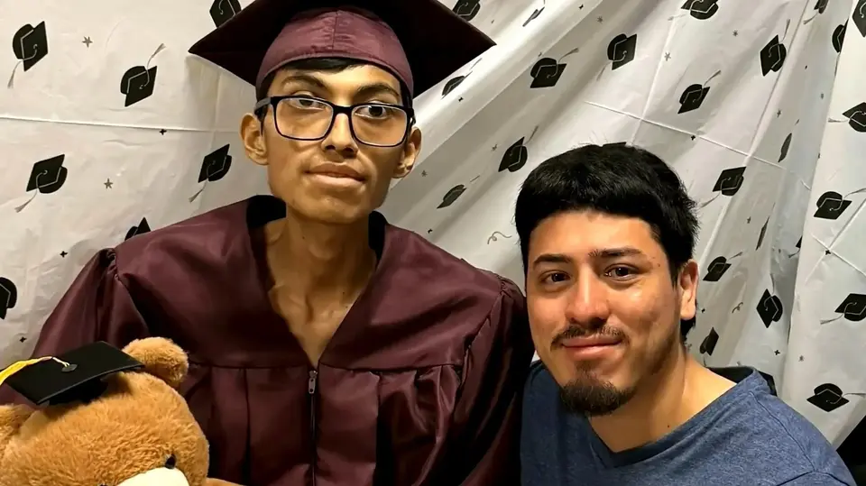 La familia viajó más de 16 horas por carretera desde Hermosillo para reunirse nuevamente con Kevin./ FB