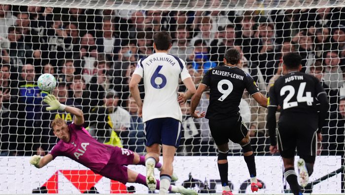 Dominic Calvert-Lewin marca penal en el partido de Tottenham contra Leeds United | AP