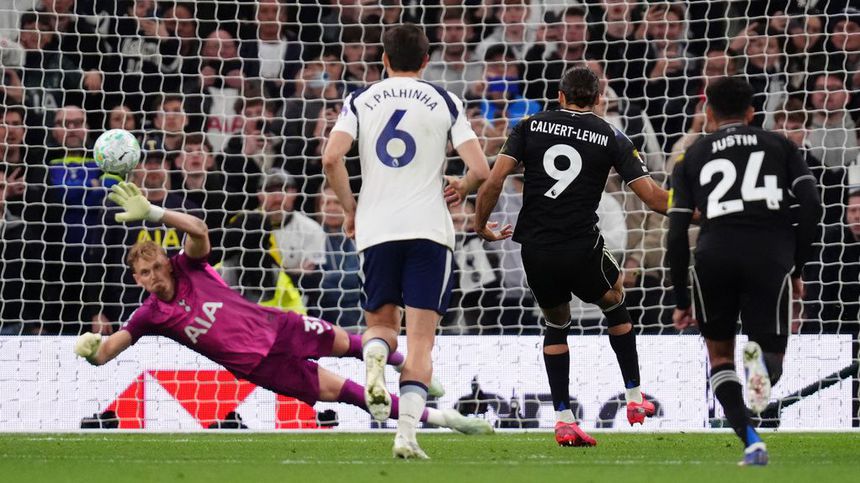 Dominic Calvert-Lewin marca penal en el partido de Tottenham contra Leeds United | AP