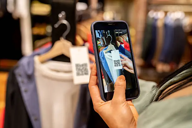 El quishing utiliza códigos QR falsos para dirigir a usuarios a páginas fraudulentas y robar información personal o bancaria./ Pixabay