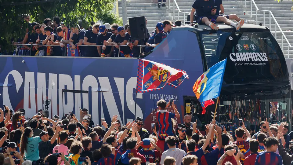 Lamine Yamal y Barcelona protagonizan festejos tras coronación ante el Real Madrid