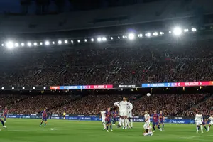 ¡El amor en el Camp Nou! Propuesta de matrimonio en El Clásico